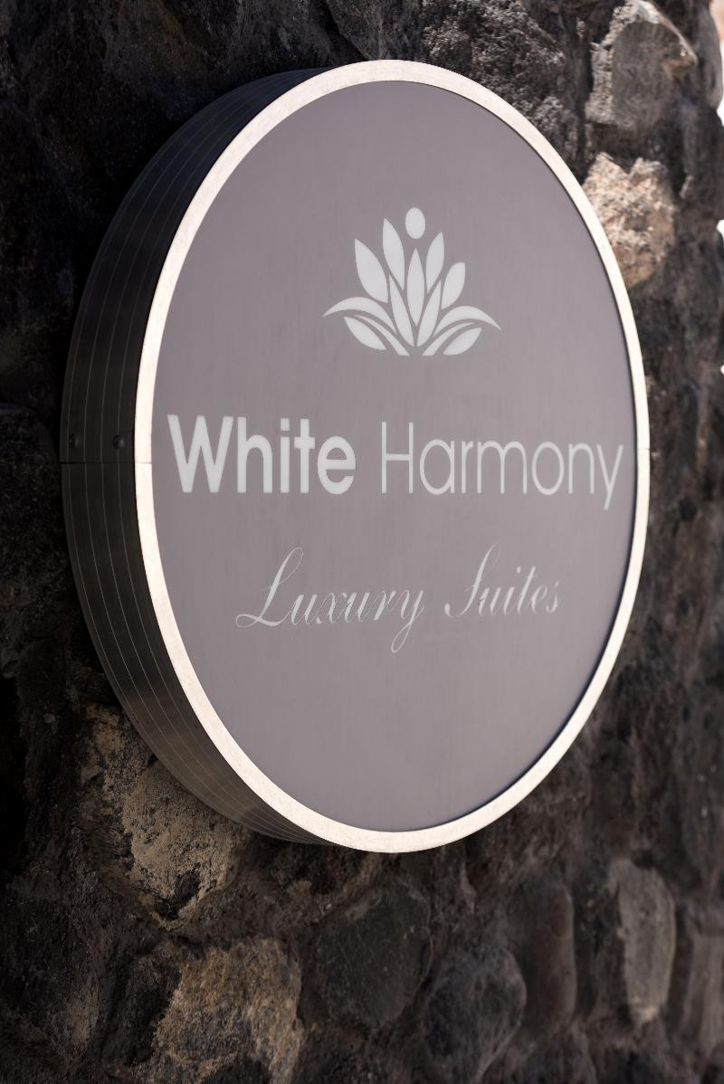 White Harmony Suites Megalokori Exterior foto